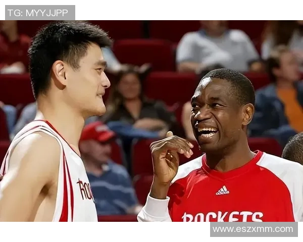 足球明星之间的深厚情谊与友谊赛场外的温暖瞬间