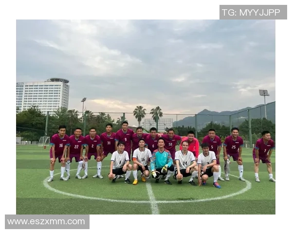 足球明星亲临校园与孩子们互动传递足球梦想与热情